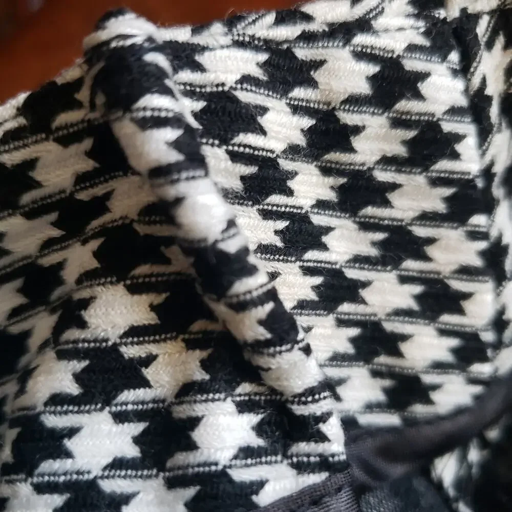 Carmen Marc Valvo Houndstooth‎ Black and White Midi Length A-Line Full Skirt 4 - Picture 9 of 9